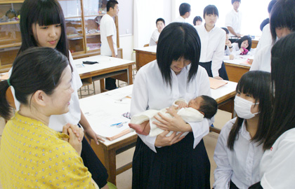 看護の出前授業写真